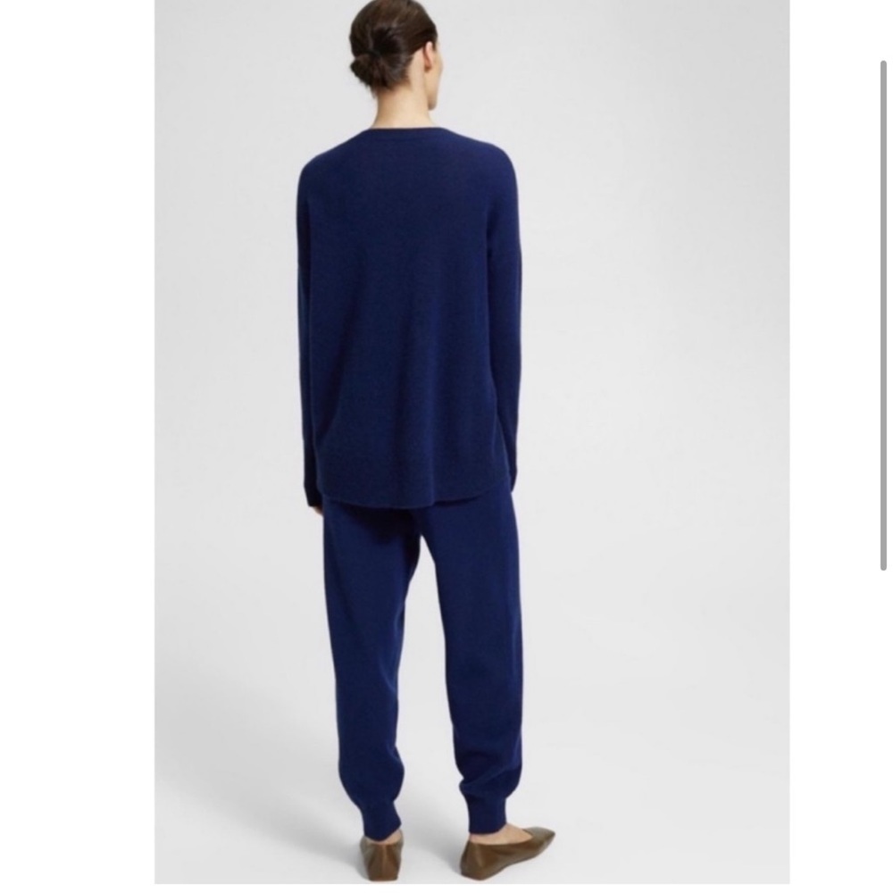 Theory Wool/Cashmere Relaxed Track Pants in Navy- Medium. - Picture 2 of 8